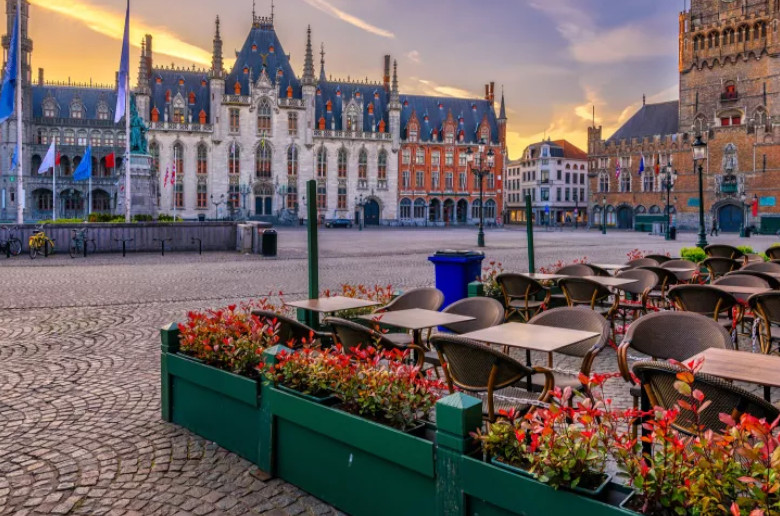 Grote Markt, la Plaza Mayor brujas
